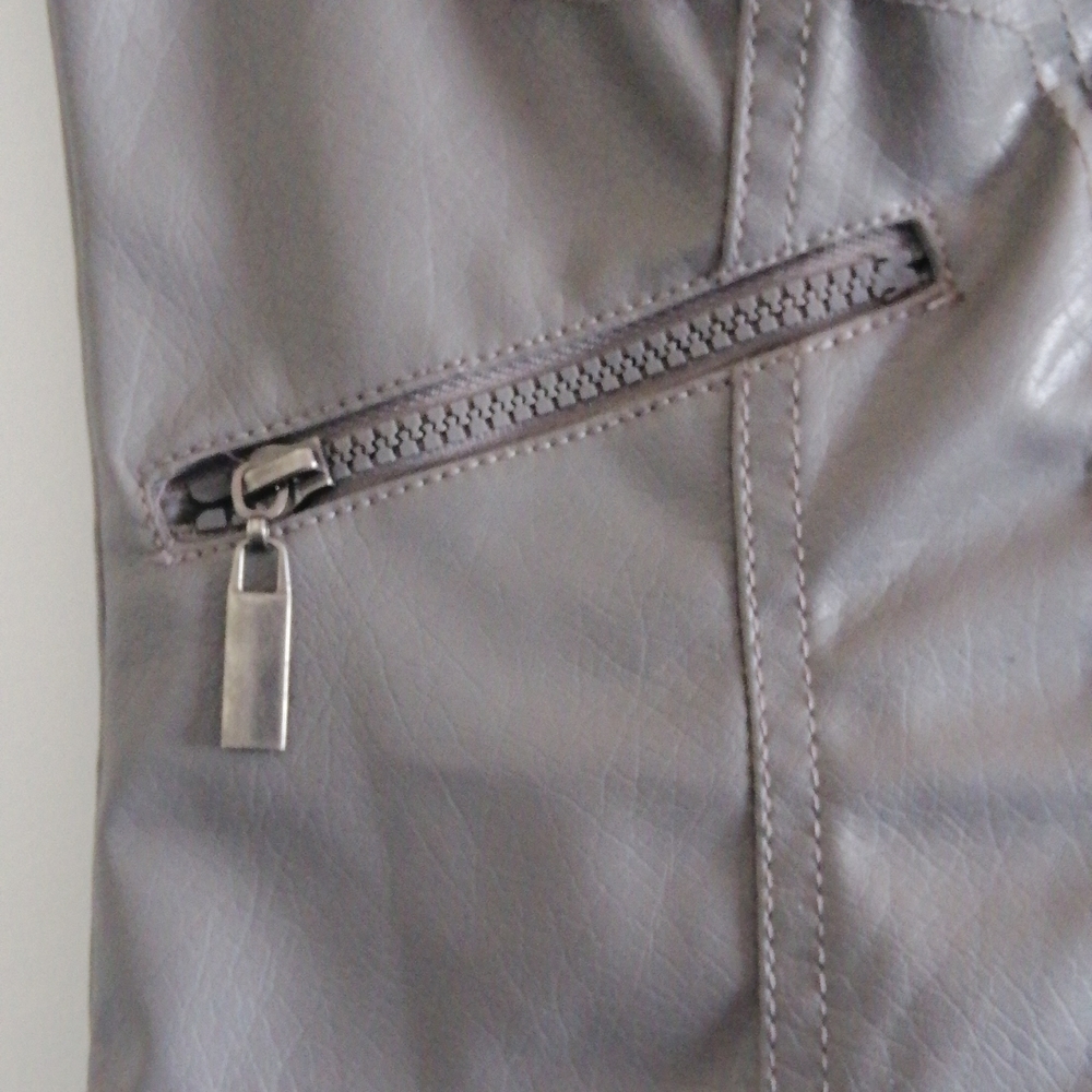 Grey sleeveless zipped top - Picture 5 of 7